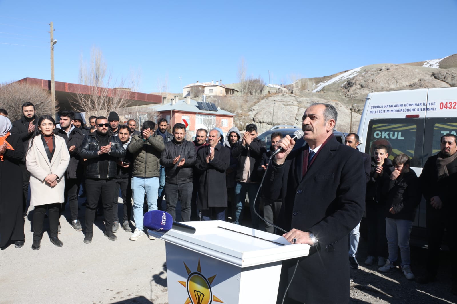 Başkan adayı Tanış’ın seçim ofisi açılışına yoğun katılım