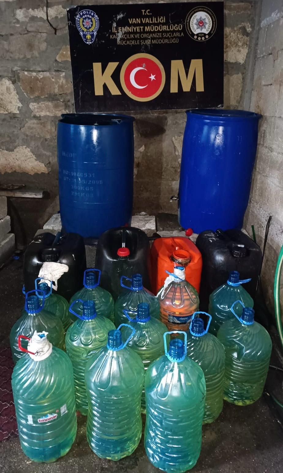 Van’da gümrük kaçağı malzemeler ele geçirildi