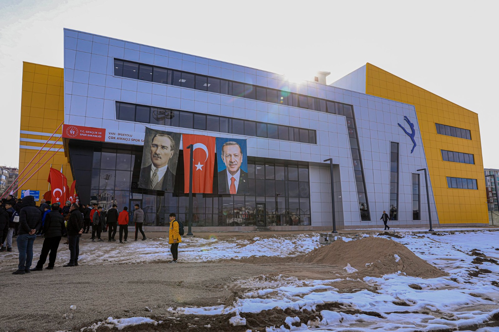 Van Sporcu Fabrikası faaliyetlerine başladı