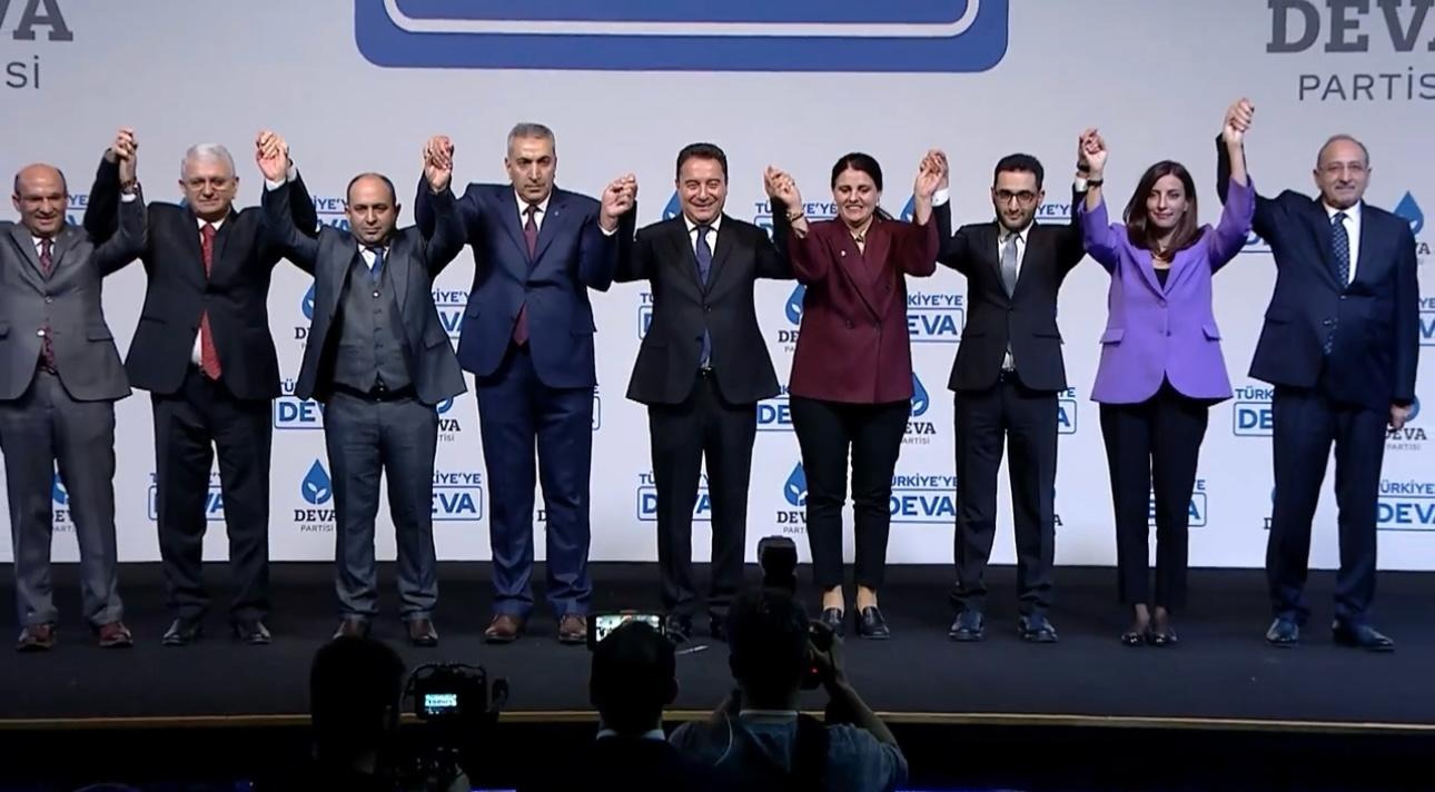 DEVA Partisi Van’da üç ilçe belediye başkan adayını açıkladı