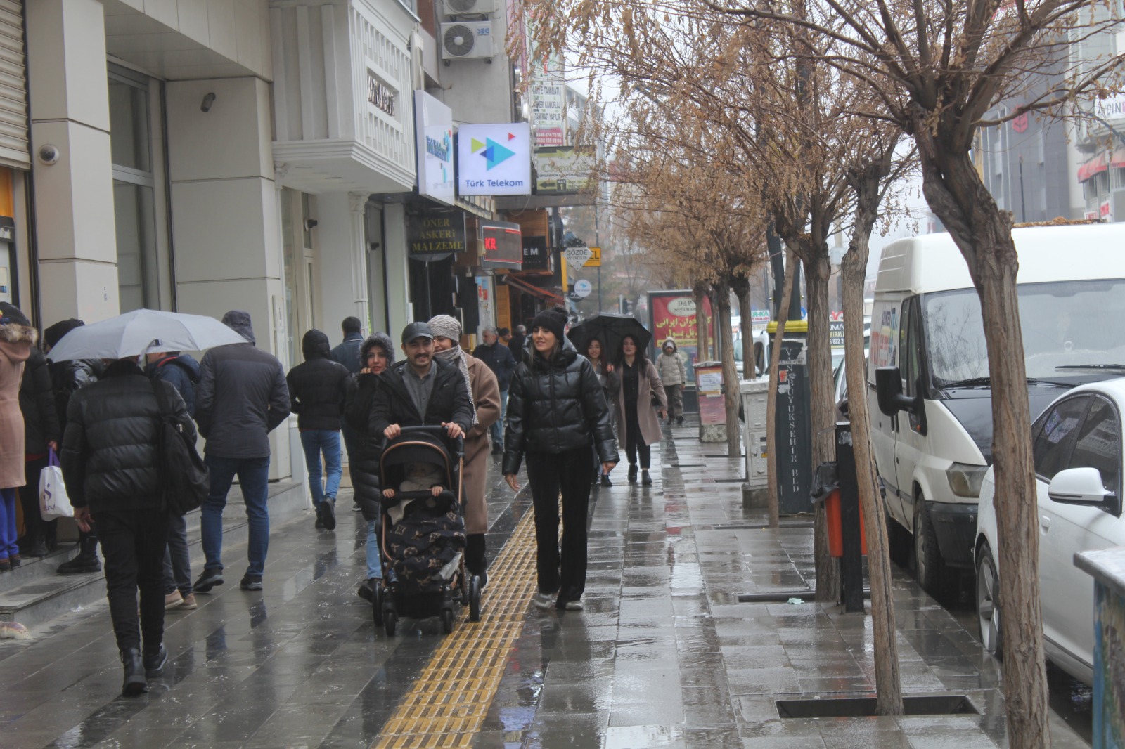 Van’da yağmur etkili oldu