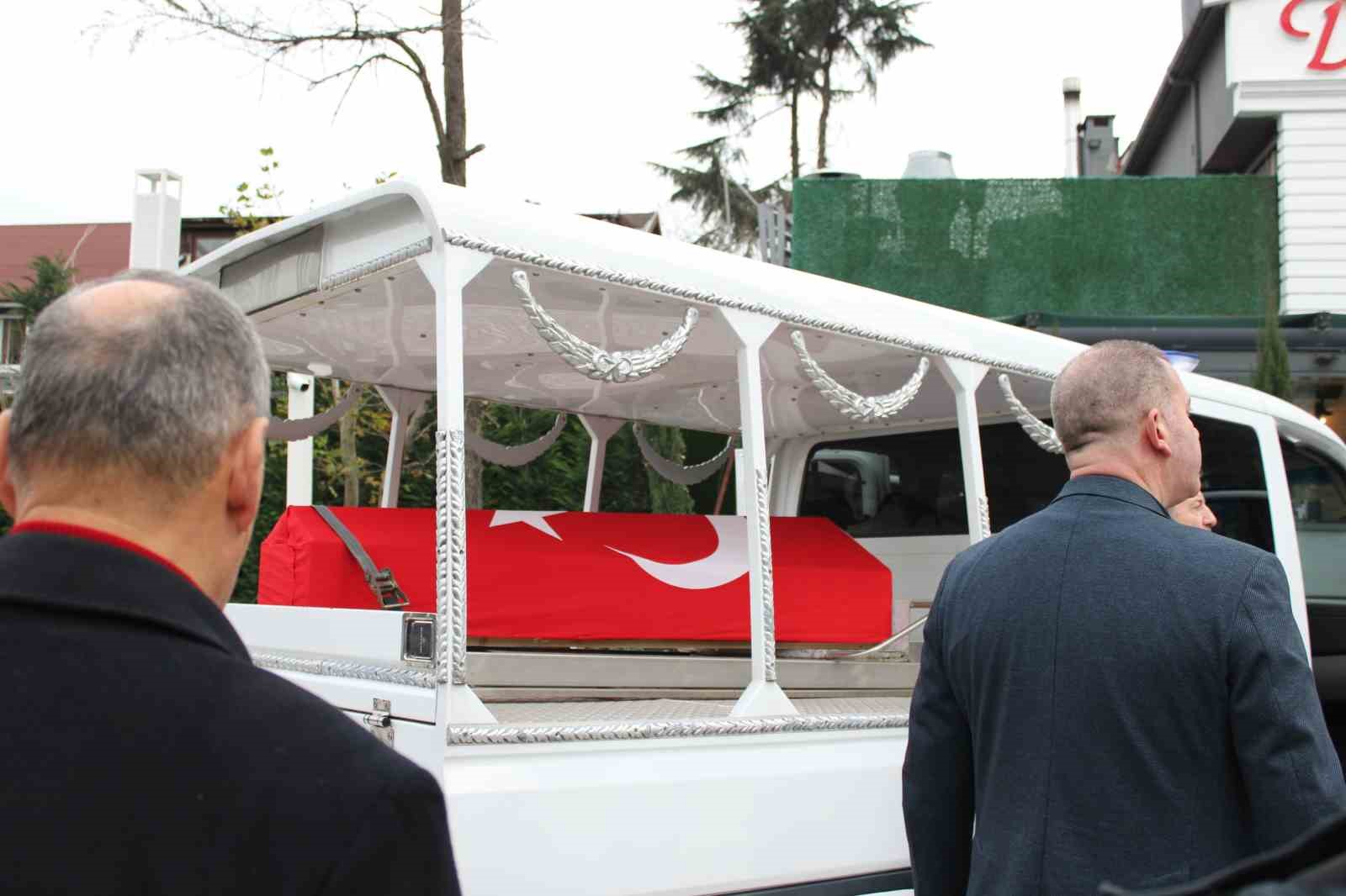 Ödüllü yazar Yılmaz Karakoyunlu son yolculuğuna uğurlandı