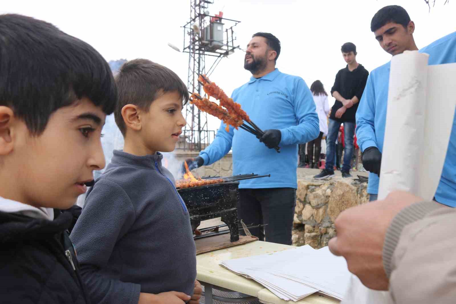 Mardinli esnaftan köy çocuklarını sevindirecek proje