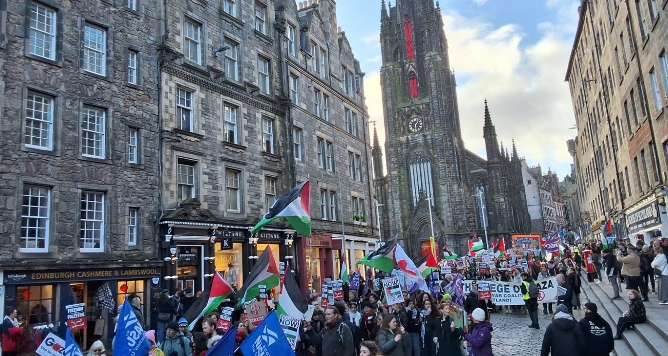 Dünyanın dört bir yanında Filistin’e destek yürüyüşleri sürüyor