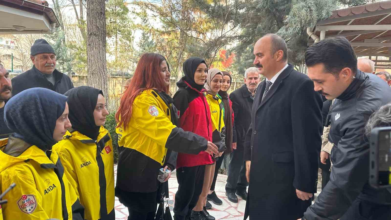 Depremde hayatını kaybedenler Batman’da anıldı