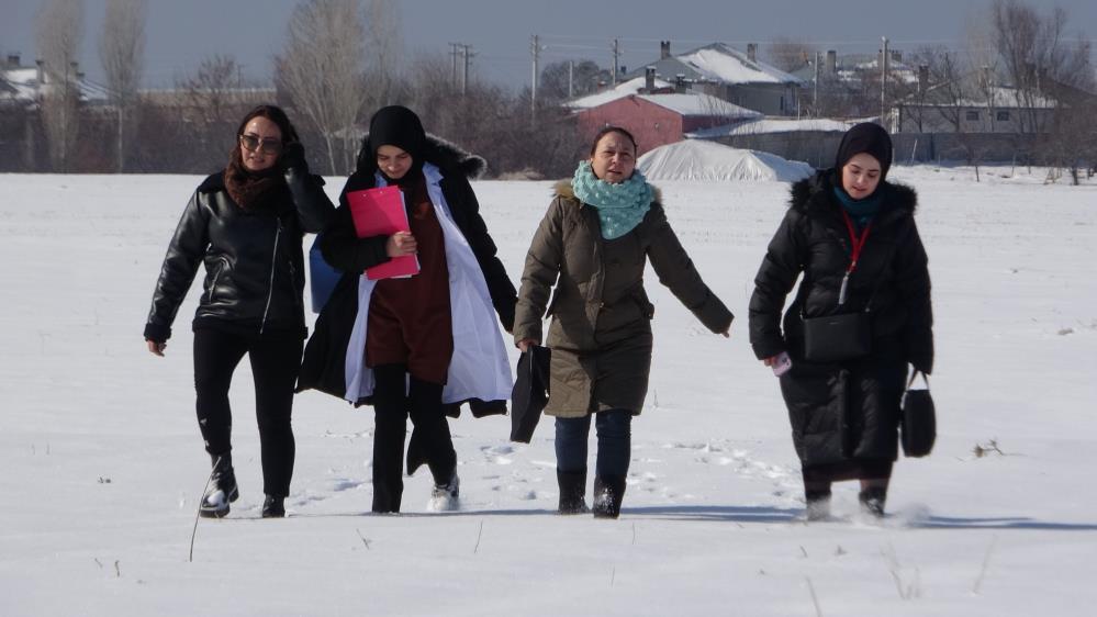 Sağlık çalışanlarının zorlu yolculuğu