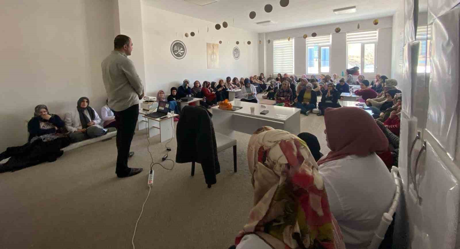 Van’da “Aile Akademisi” çerçevesinde 30 bin aileye ulaşıldı