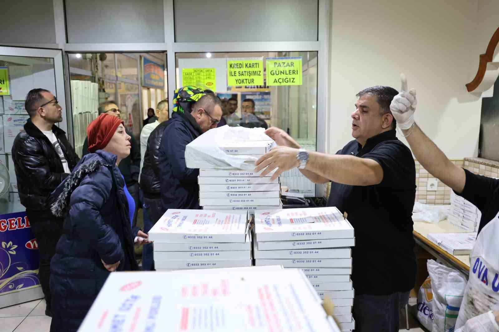 İftar ve sahur sofralarının vazgeçilmezi tahinli pide