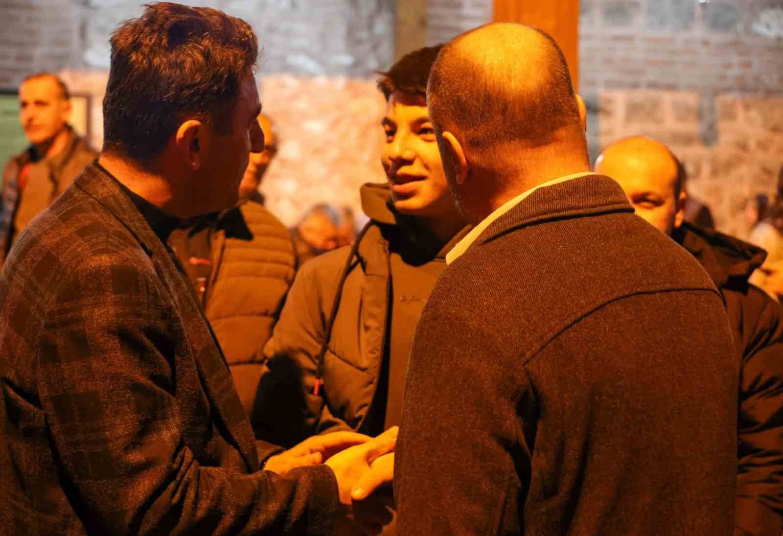 Akşam yürüyüşünde vatandaşla buluştu
