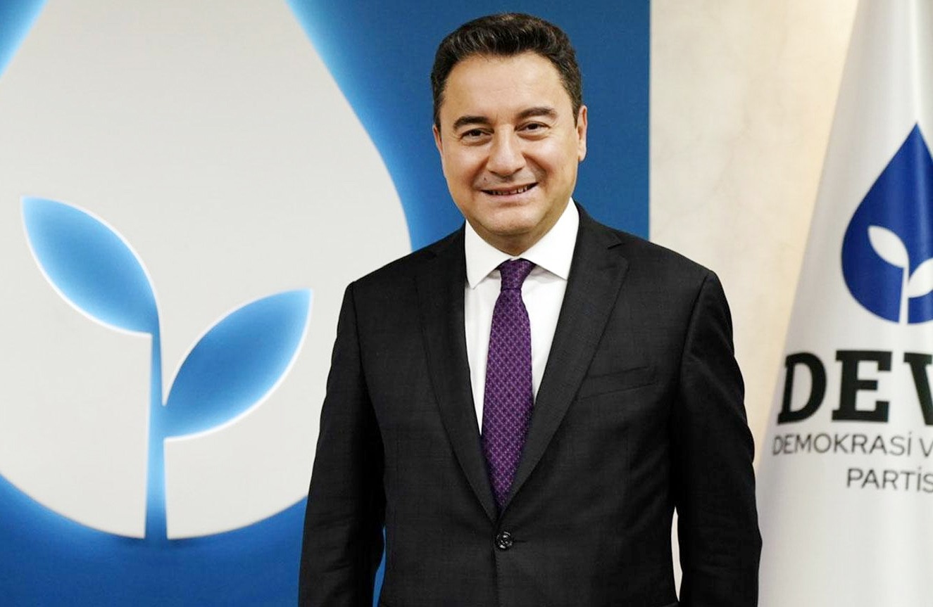 Ali  Babacan Van’a geliyor