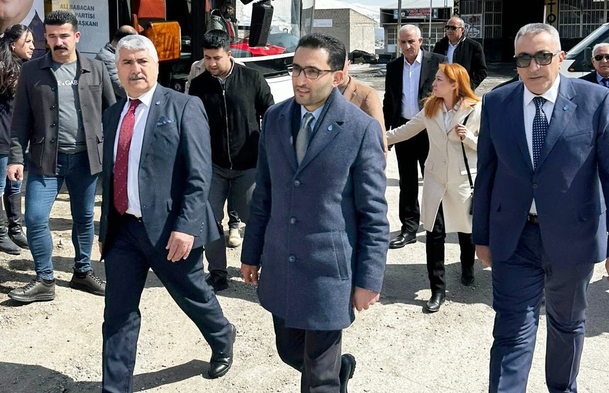 Ercişliler Başkan Adayı İrven’i bağrına bastı