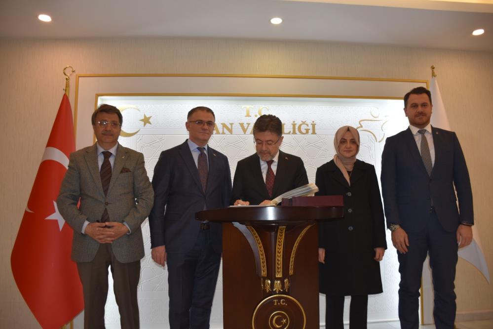Bakan Yumaklı’dan Vanlılara Müjde