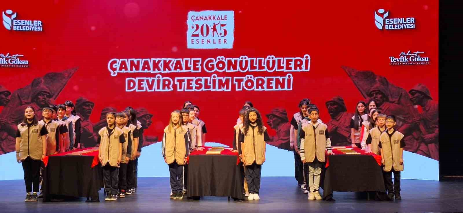 ‘Esenler’in 15’lileri Türk bayrağını düzenlenen törenle yeni arkadaşlarına devretti
