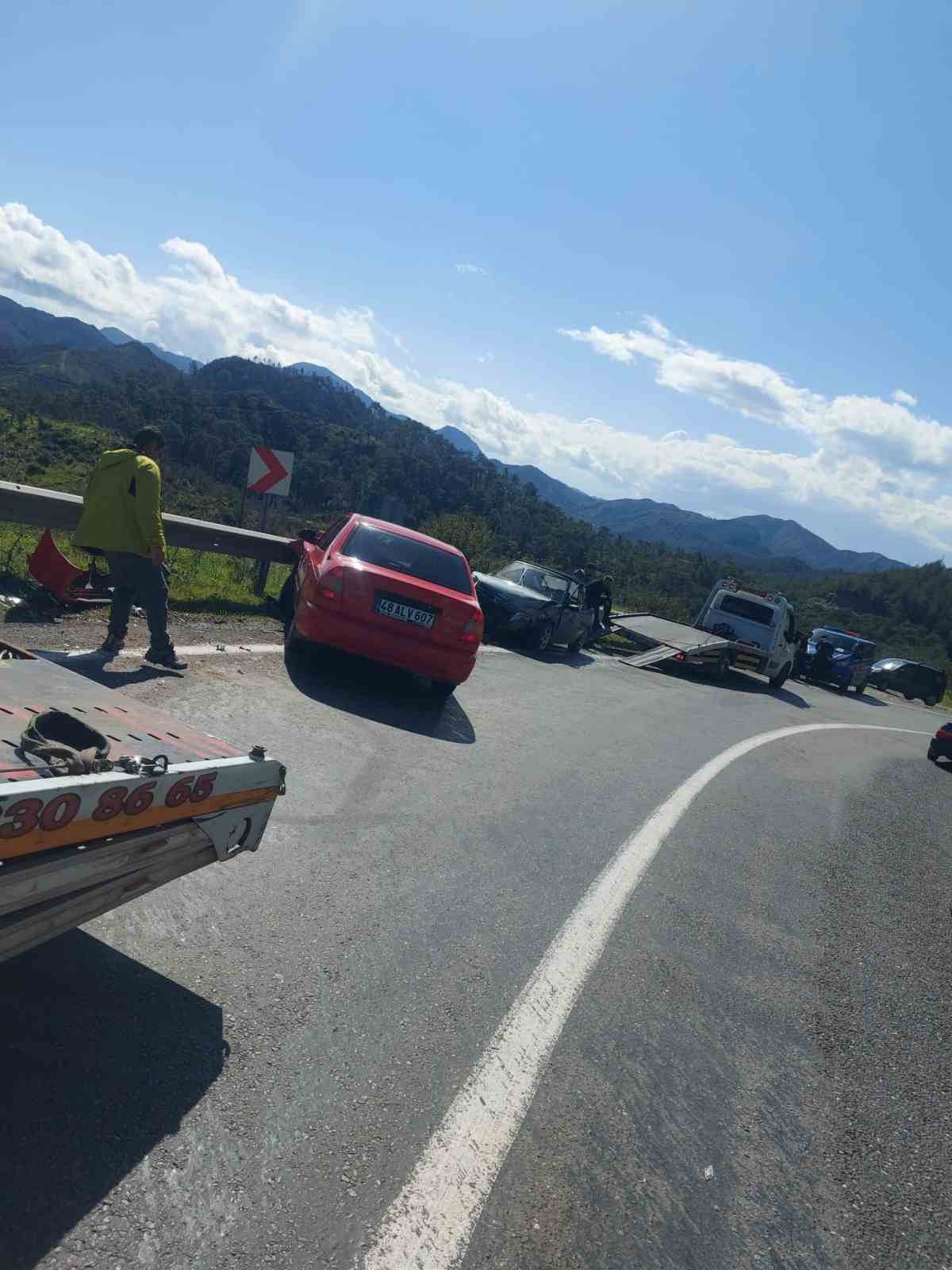 Marmaris’te trafik kazası: 2 yaralı