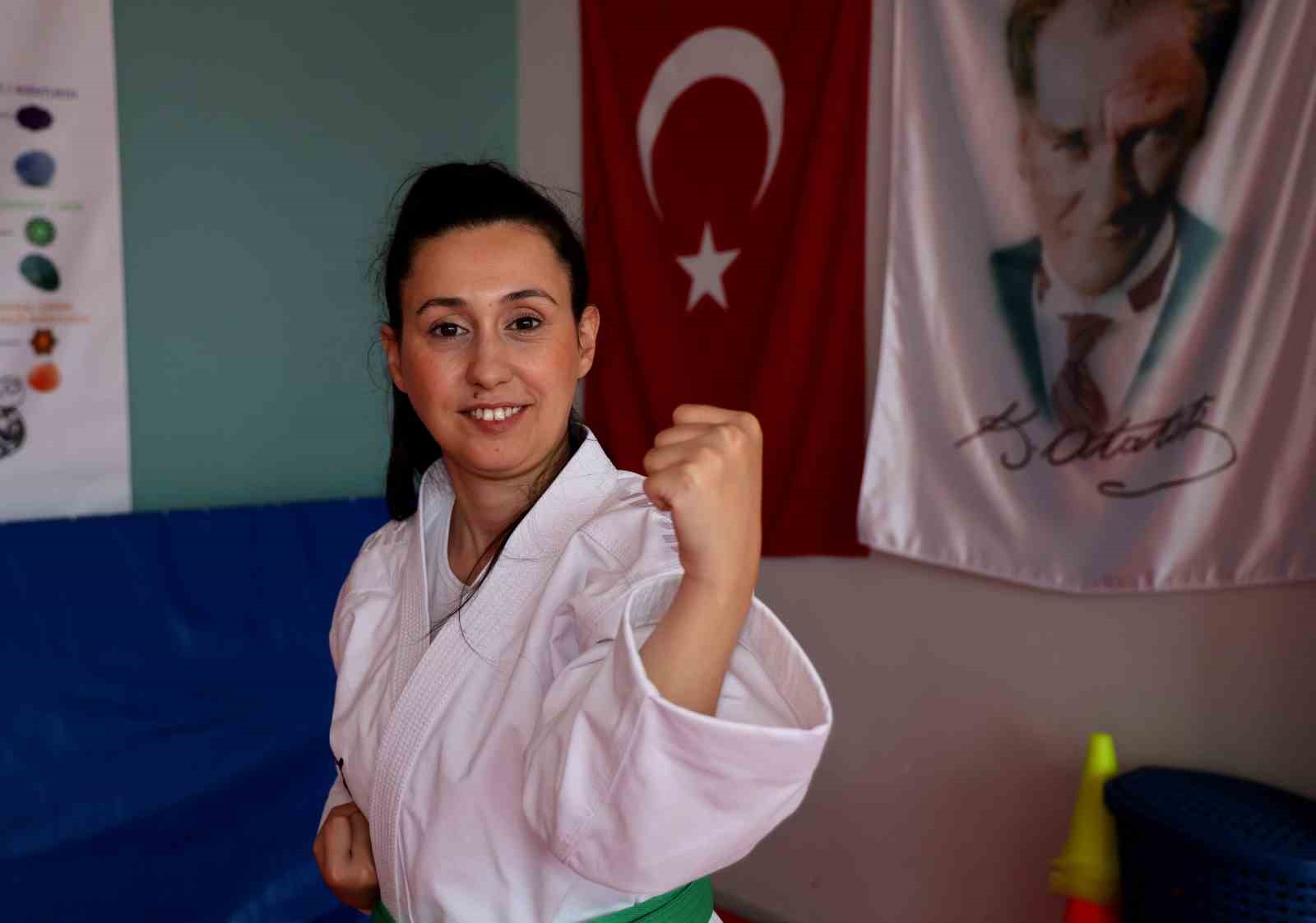 Serebral palsili Pınar, ’Para Karate’ ile hayata tutunup Türkiye 2.’si oldu
