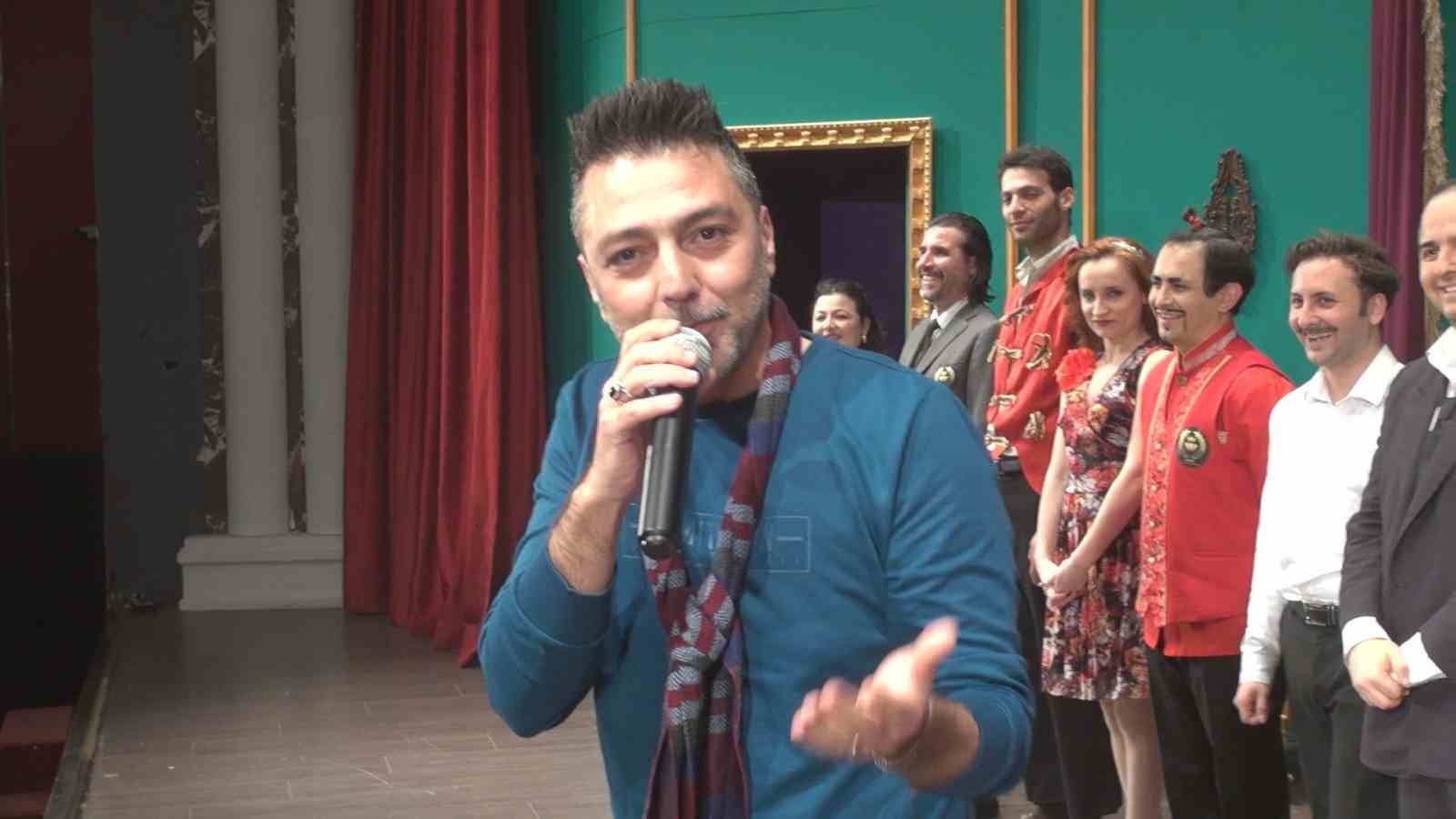 Çağlar İşgören’den Cemil Tugay ve Hamza Dağ’a tiyatroya açık davet