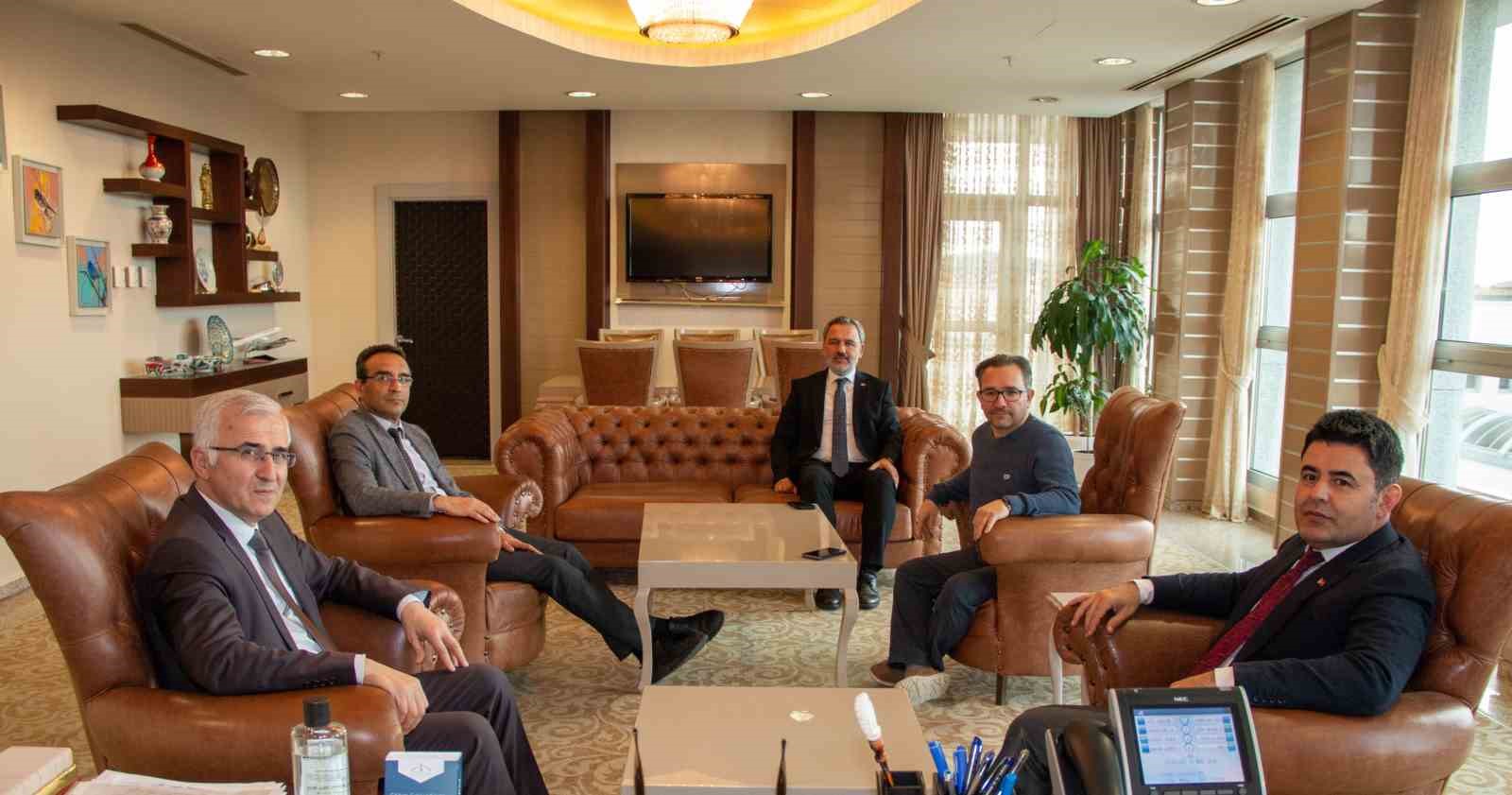 Bakan Yardımcısı Boyraz’dan ESOGÜ Rektörü Prof. Dr. Çolak’a ziyaret