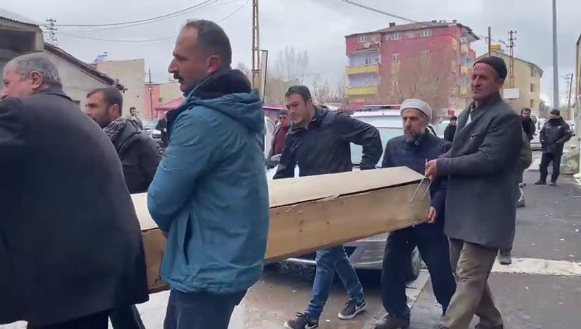 Vanlı Seyyar Satıcı İntihar Etti