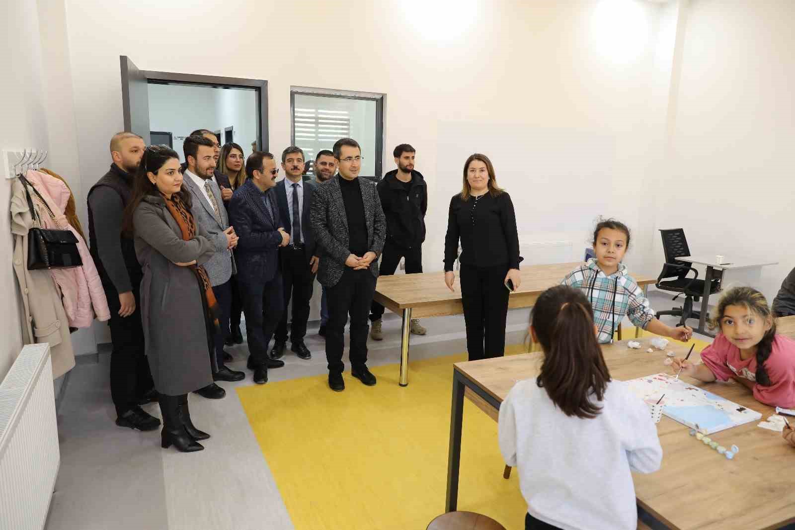 İpekyolu Çocuk Akademisi açıldı