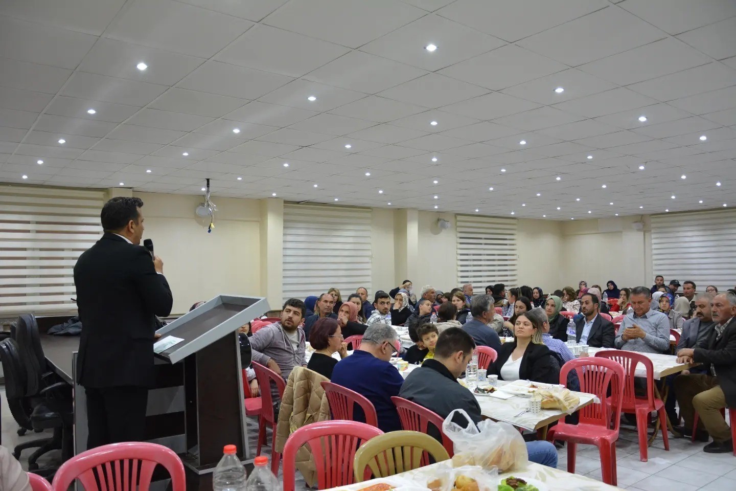 Başkan Atlı belediye personeli ve aileleri ile iftarda buluştu