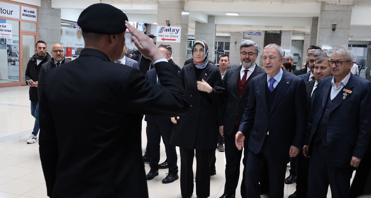 TBMM Milli Savunma Komisyonu Başkanı Akar’a şaşırtan karşılama