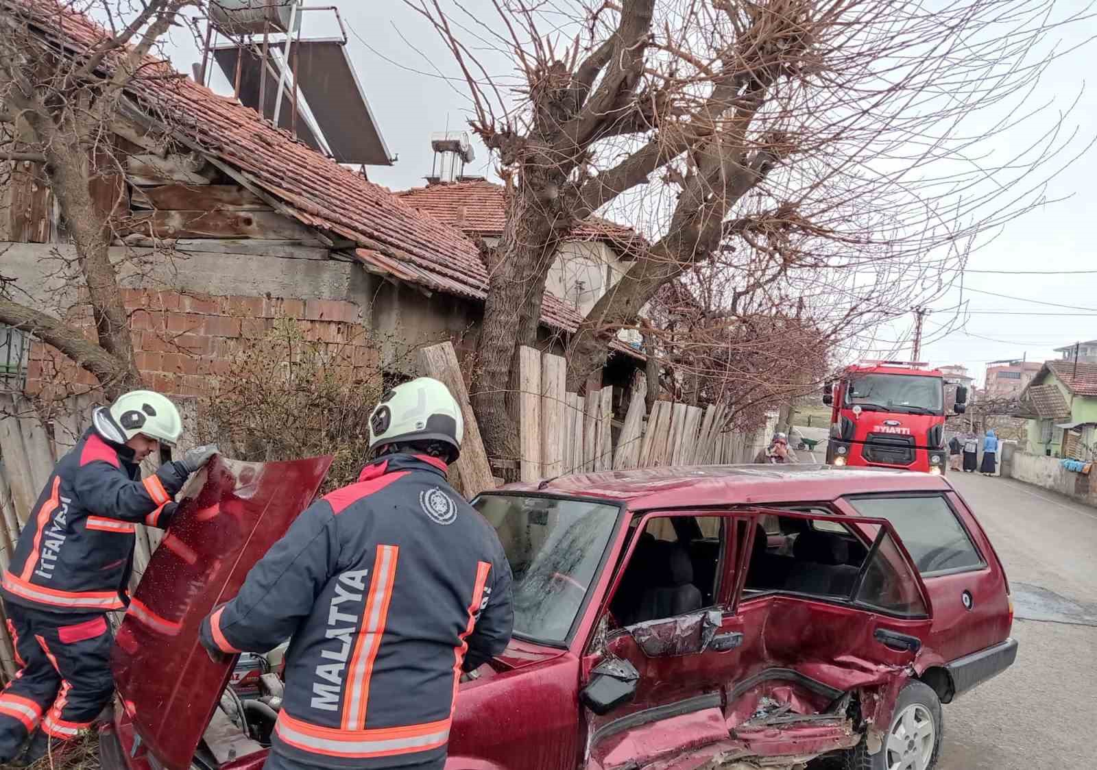 Malatya’da 3 ayrı trafik kazasında 7 kişi yaralandı