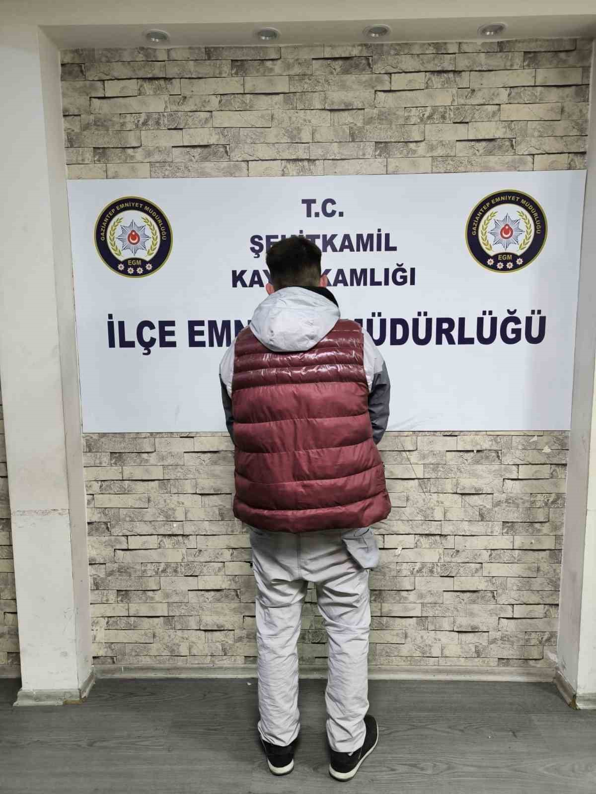 Gaziantep’te motosiklet hırsızlığı kamerada
