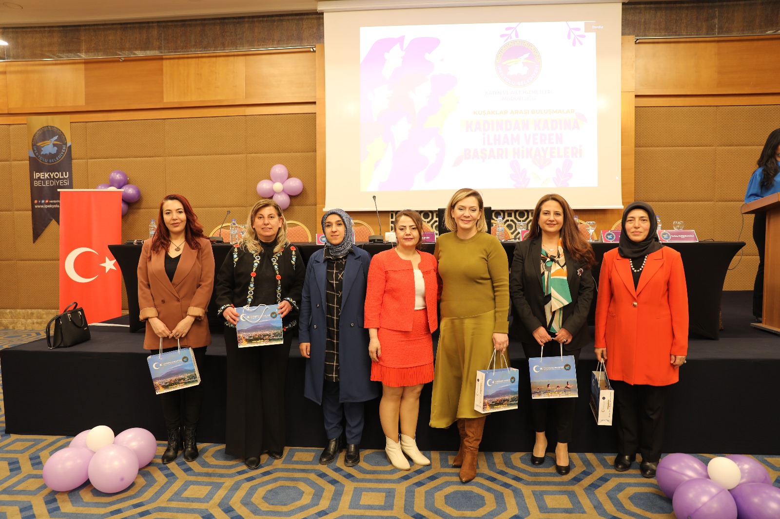 İpekyolu’ndaki Kadınlar Kuşaklar Arası Buluşmalarda Bir Araya Geldi