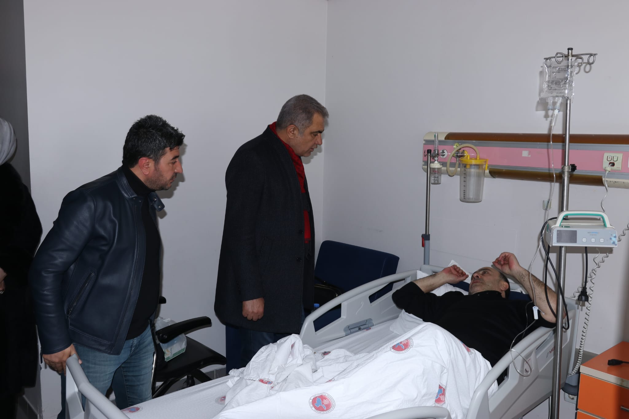 Tuşba Belediye Başkan Adayı Oflas Hasta ve Hasta Yakınlarını Ziyaret Etti