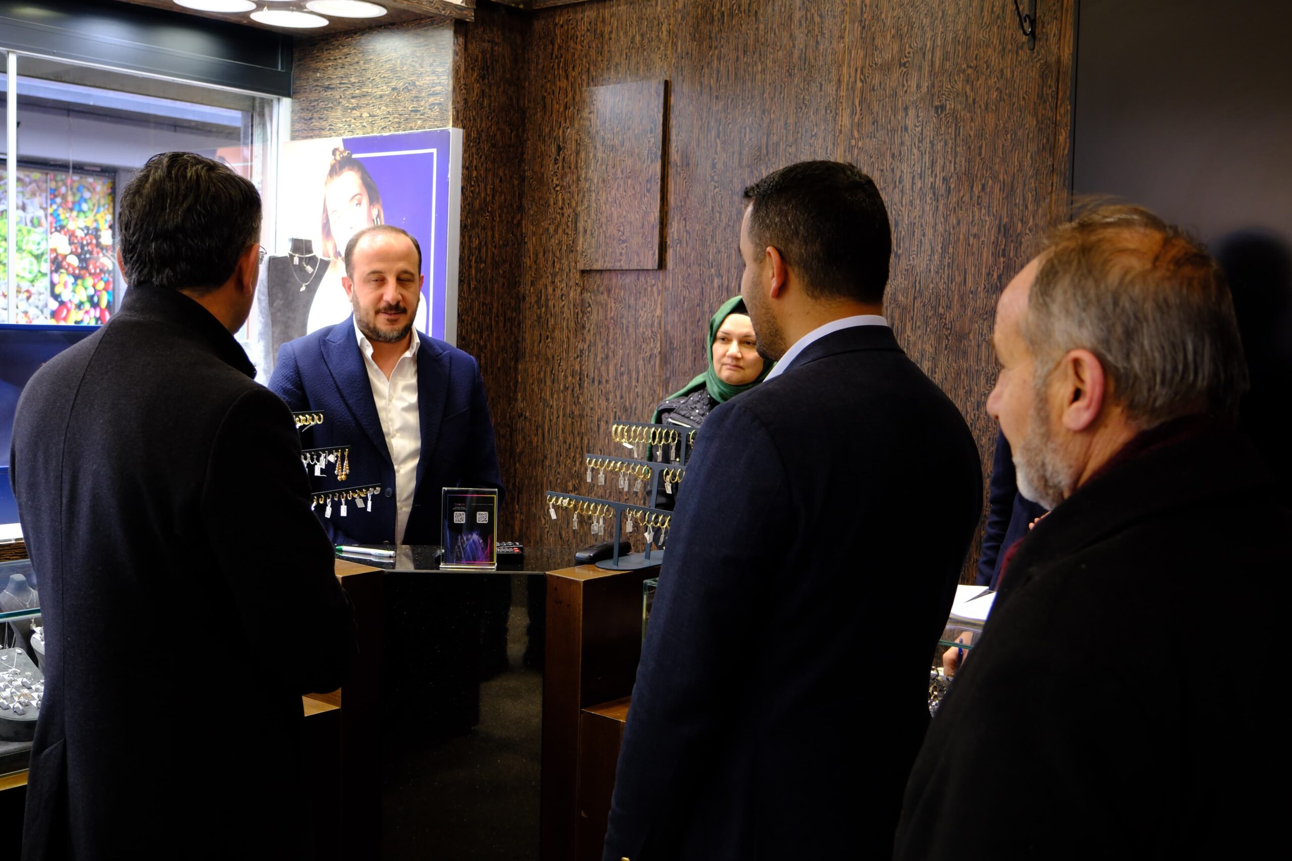 HÜDA PAR İpekyolu Belediye Başkan adayı Bor’dan esnaf ziyareti