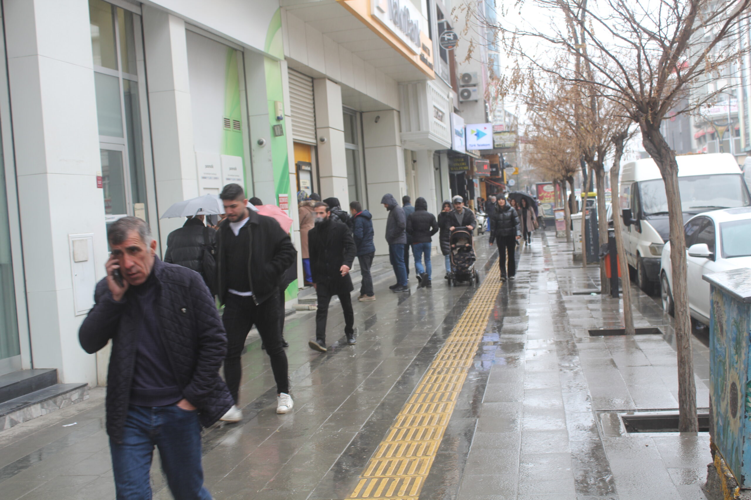Cemre Düştü, Van’da Havalar Isınmadı