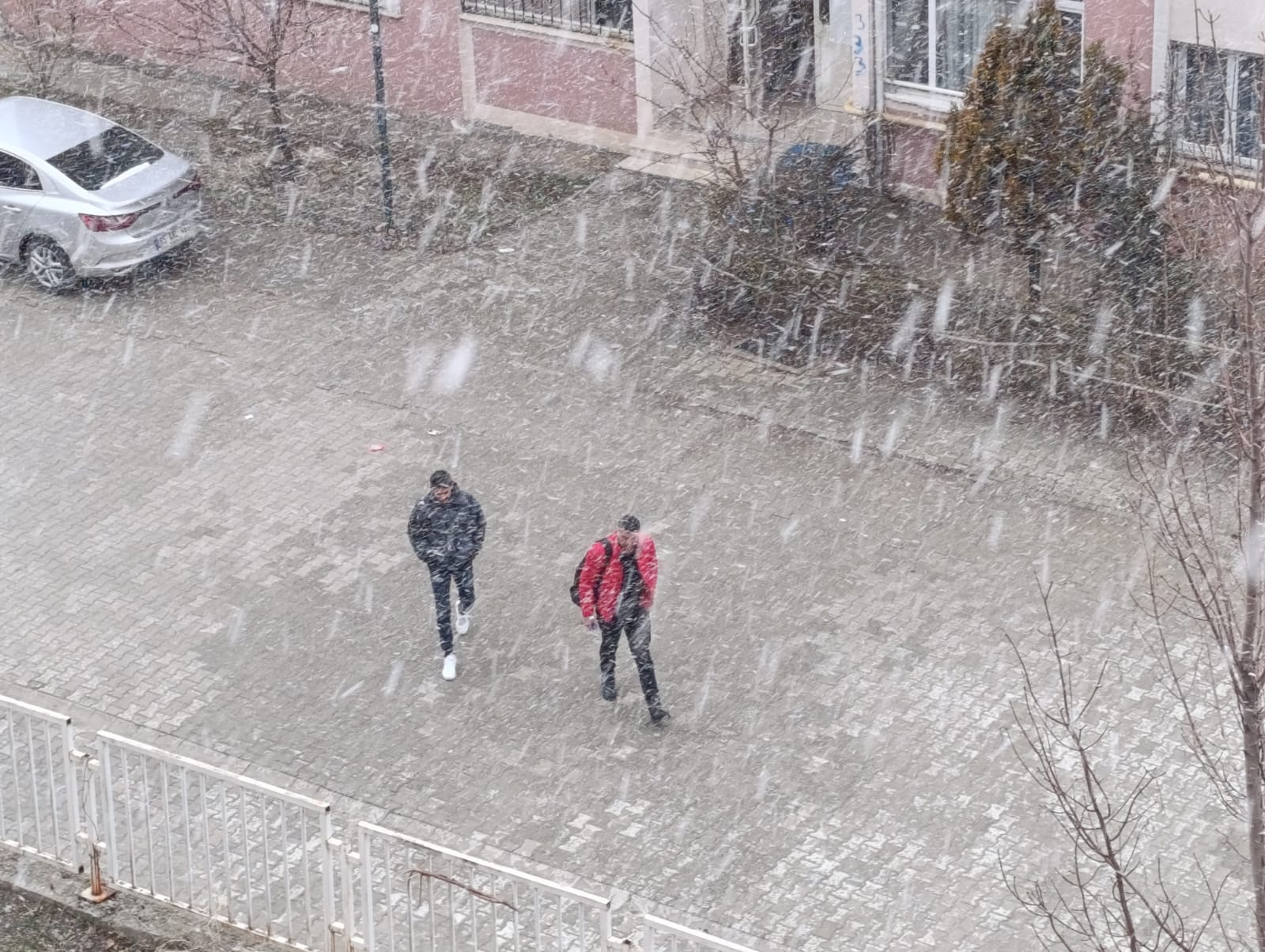 Meteoroloji uyarmıştı: Van’da kar yağışı etkili oldu