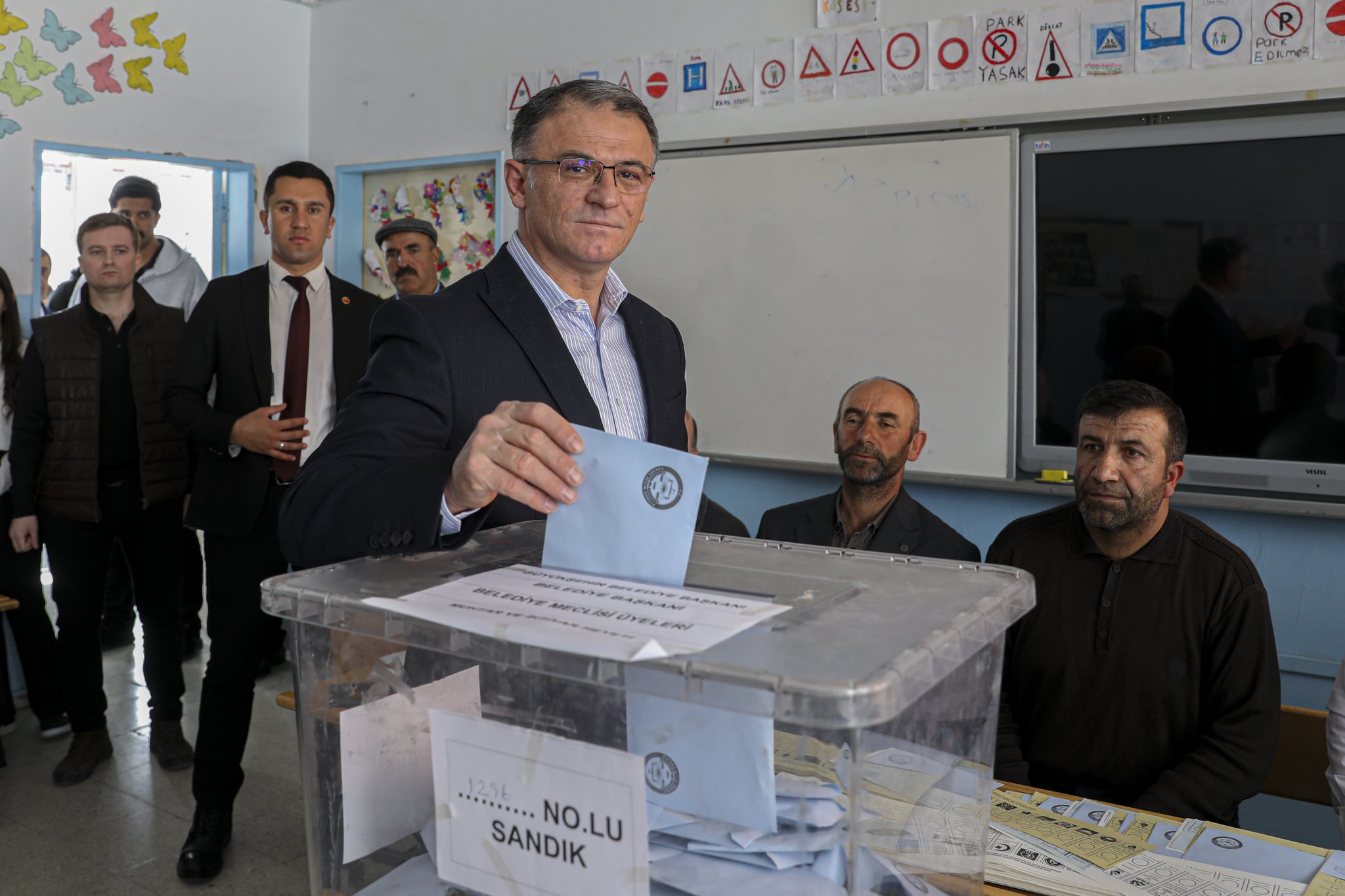 Van Valisi Balcı oyunu kullandı