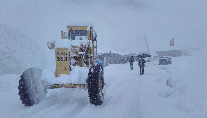 Van’da 152 yerleşim yolu ulaşıma kapandı
