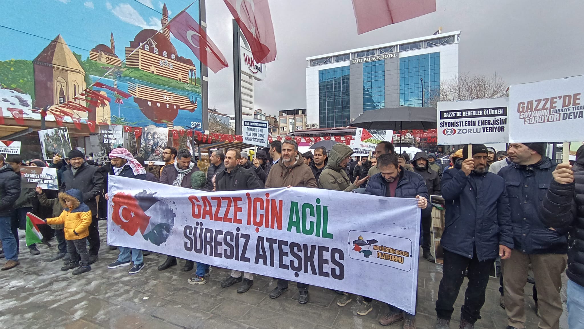 Van’da “İsrail’le Ticaret Filistin’e İhanettir” temasıyla eylem yapıldı