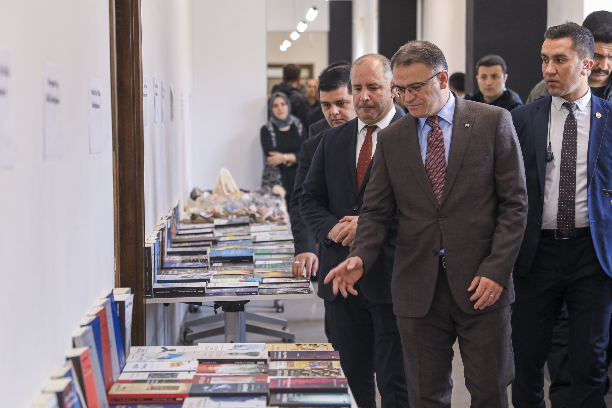 Van’ın ilçe kütüphaneleri 486 Bin kitapla zenginleştirildi