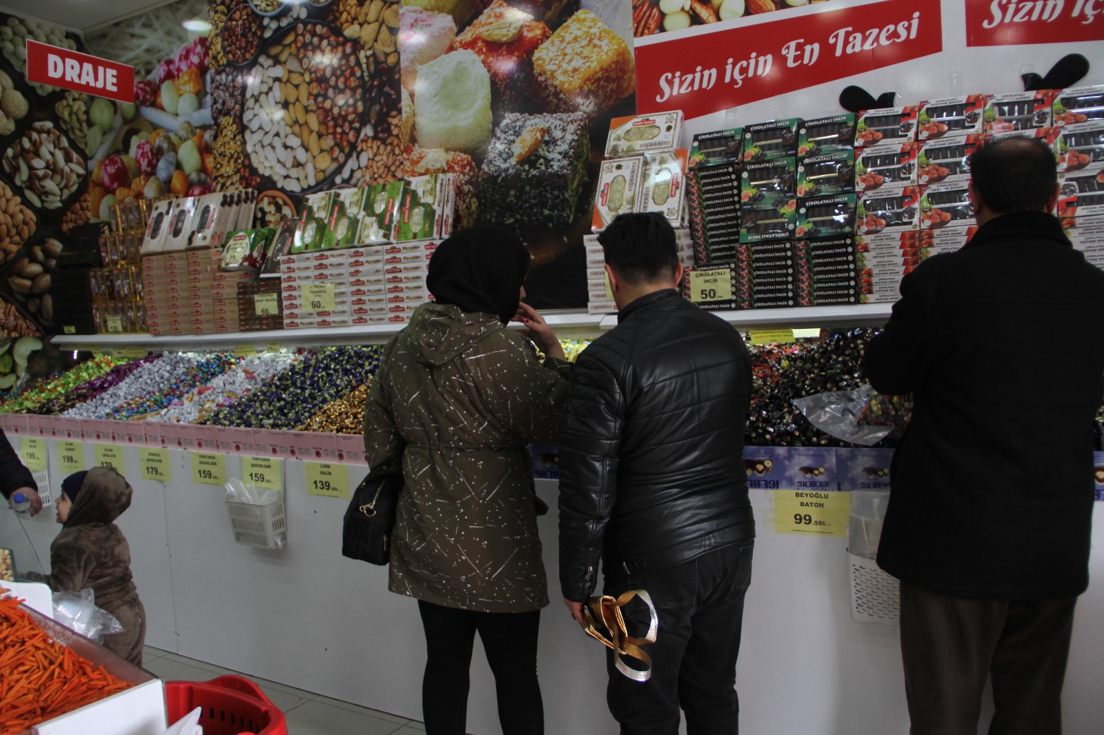 Vanlılar Bayram Alışverişine Erken Başladı