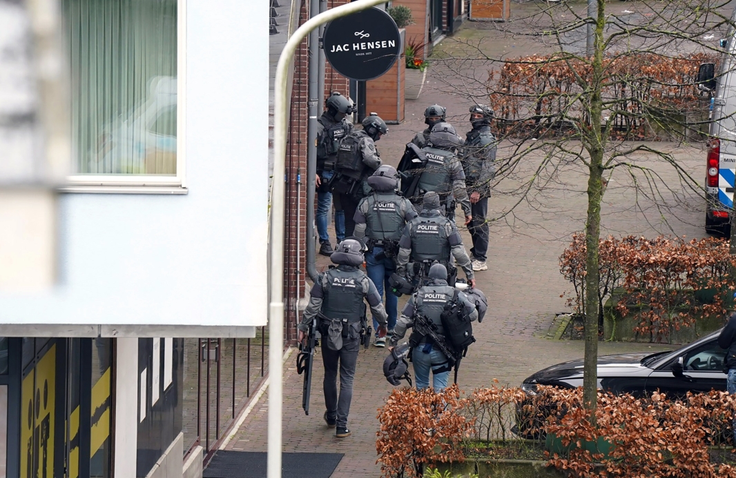 Hollanda’da kafede tutulan tüm rehineler serbest bırakıldı