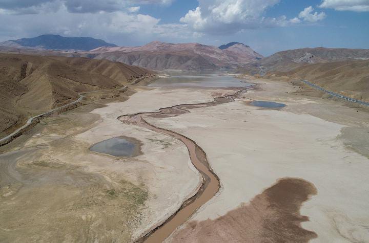 Zernek Barajı Yok Oluyor!