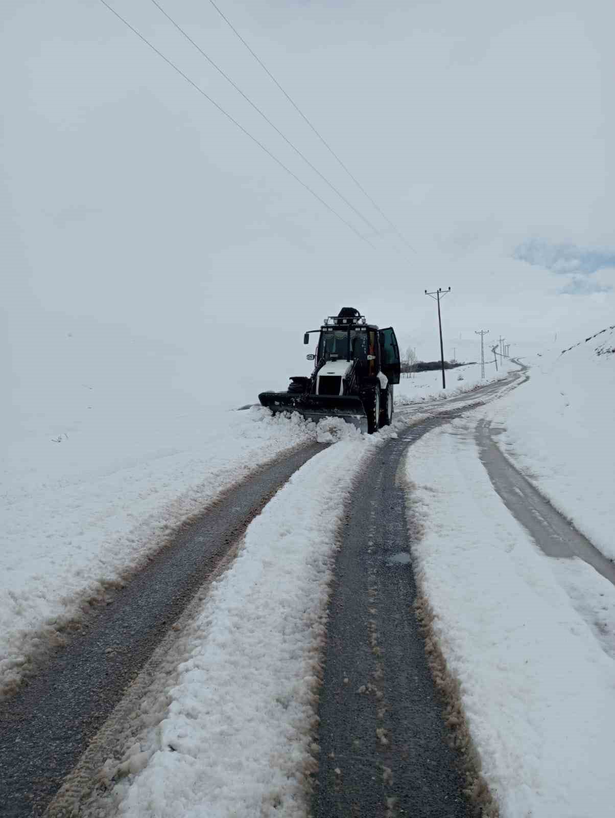 Bitlis’te 45 köy yolu ulaşıma kapandı