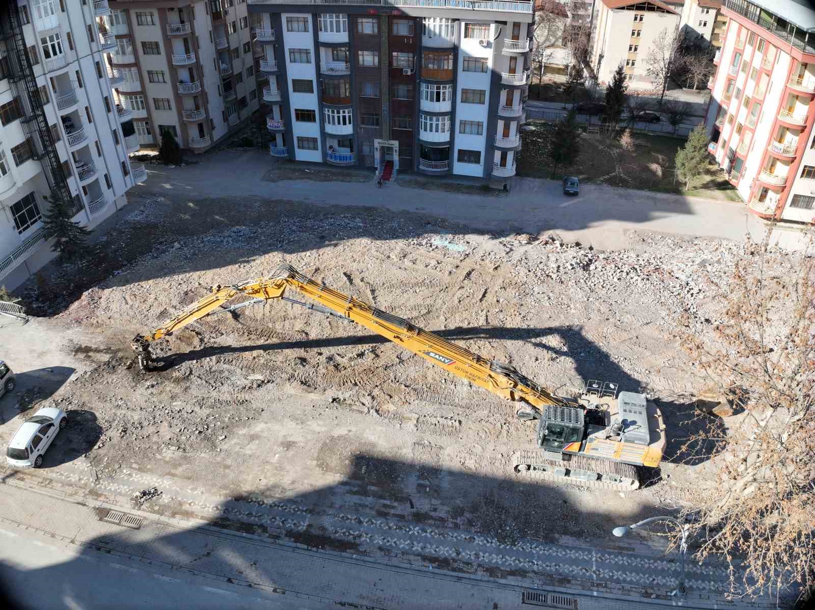 Bu maaşı duyan makas operatörlüğü için sıraya girecek: Aylık 300 bin lira