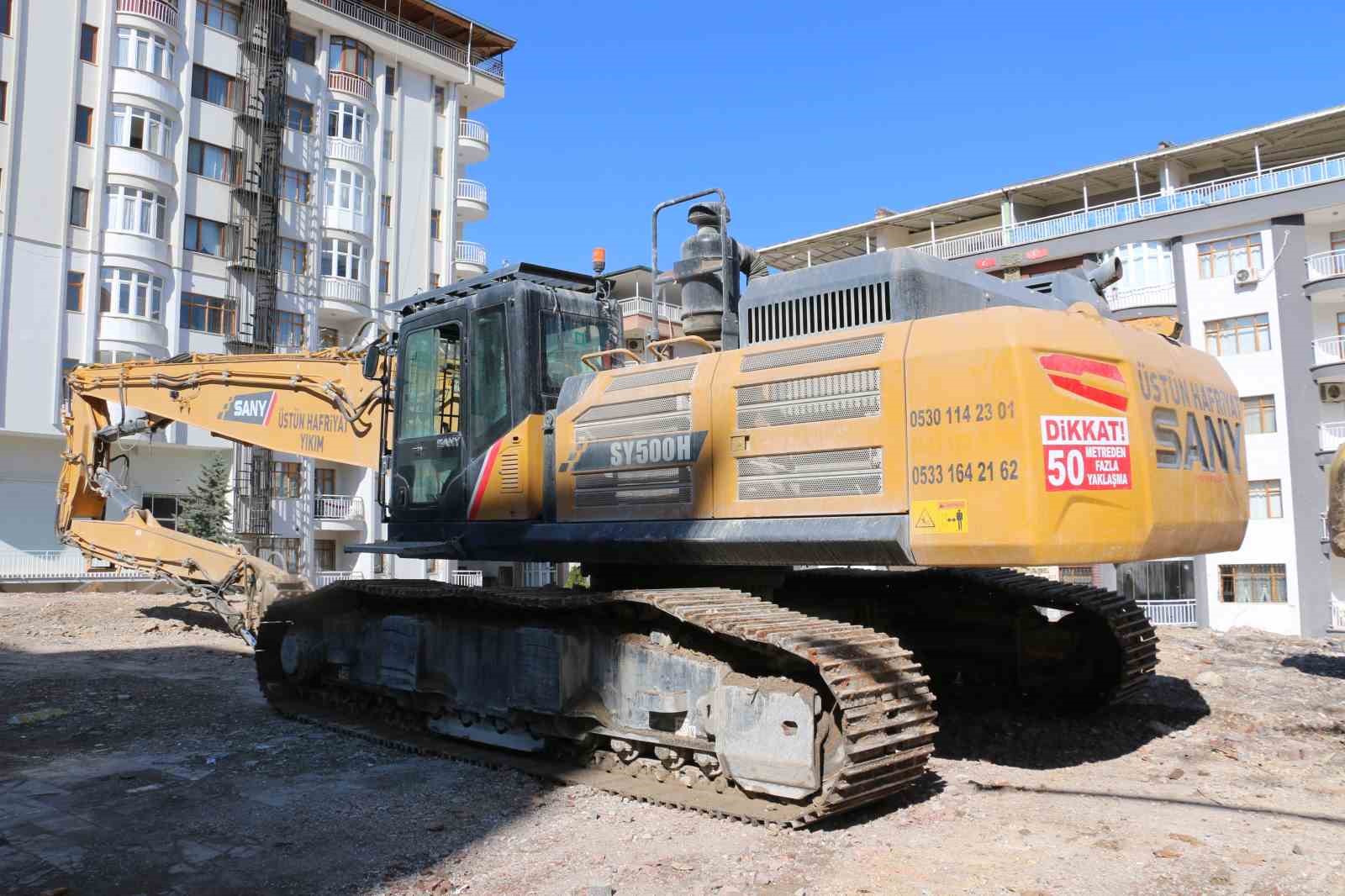 Bu maaşı duyan makas operatörlüğü için sıraya girecek: Aylık 300 bin lira
