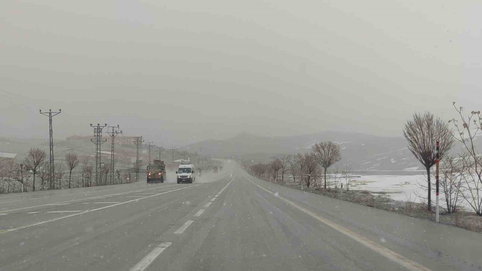 Van’da 11 yerleşim yerinin yolu ulaşıma kapandı