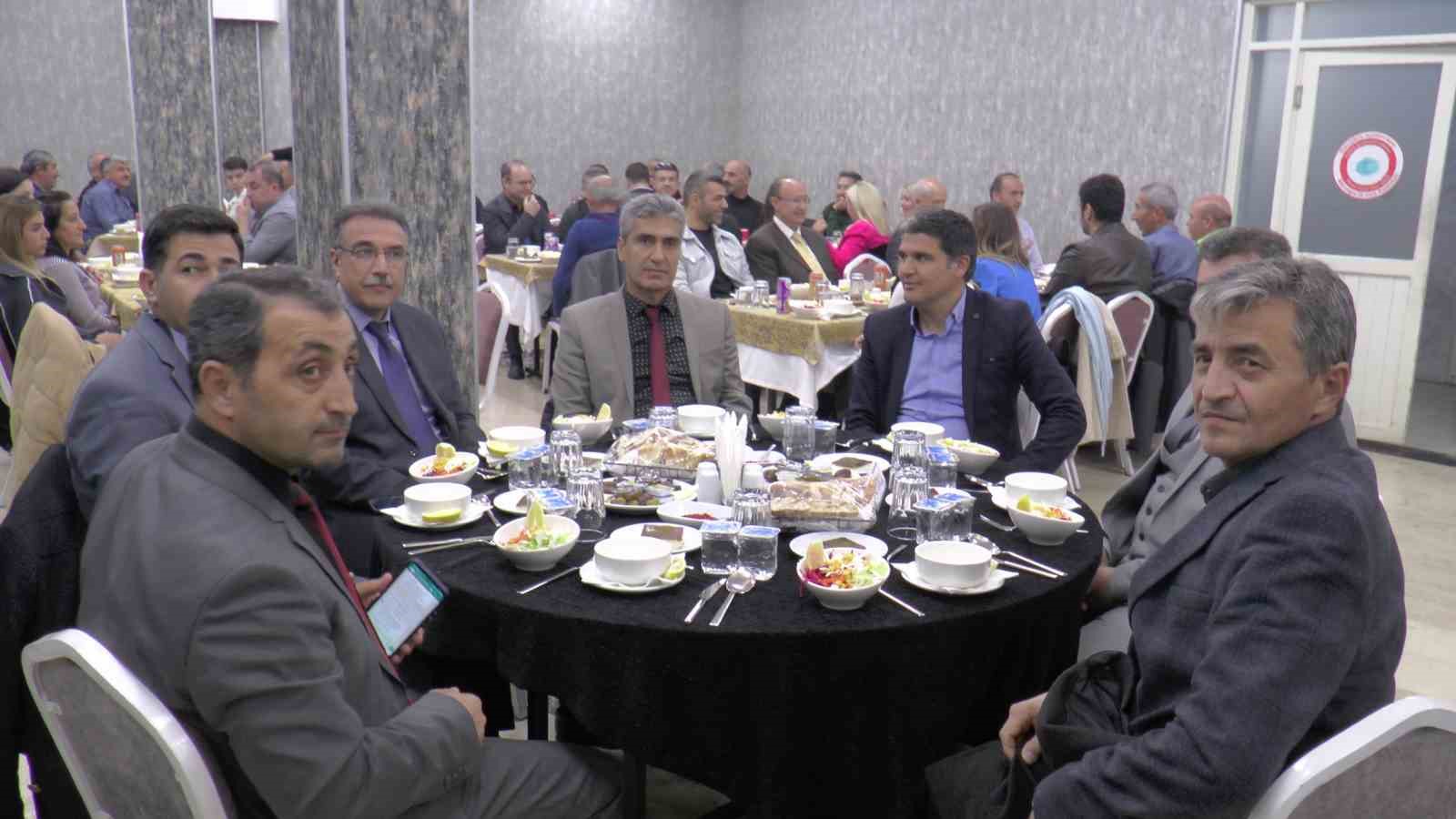 Eğitim camiası iftarda buluştu
