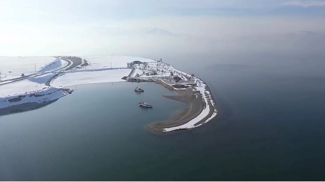 Erçek Gölü’nde kuraklığın etkisi sürüyor