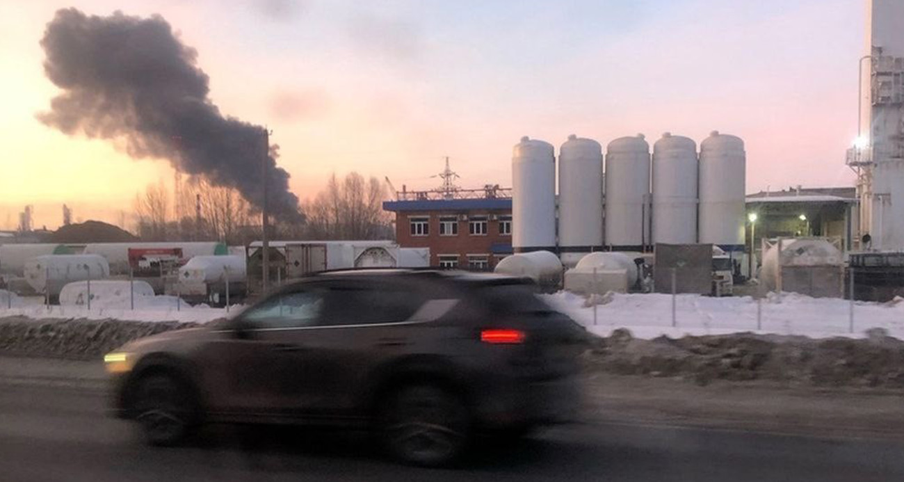 Rusya’daki 1 kent ve 2 petrol rafinerisine dron saldırısı: 8 yaralı