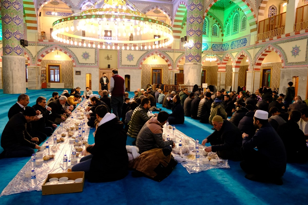 Van’da ümmet iftarı düzenlendi