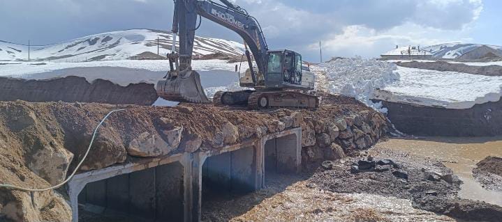 Van Büyükşehir Belediyesinden “Güvenli Geçiş Yolu”