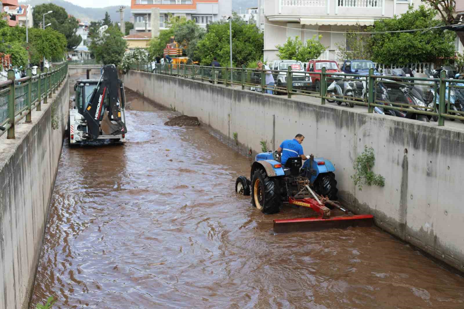 Marmaris’te derelerde kapsamlı temizlik