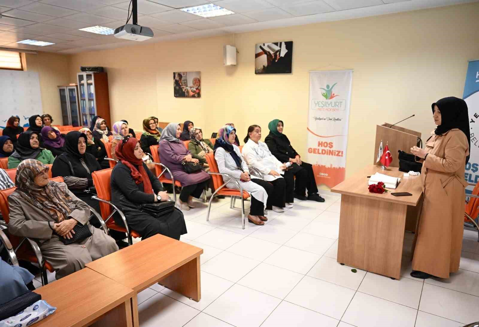 Yeşilyurt Kent Konseyinde düzenlenen seminere yoğun ilgi